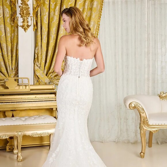 New Off White Bridal Gown w/ Delicate Floral Embroidery & Removable Top GL3830 - Picture 15 of 17